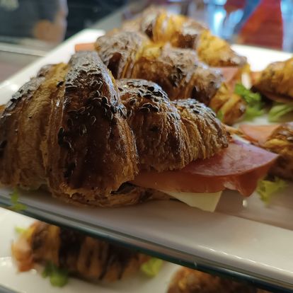 400746418_310887771893387_7532325822196557907_n